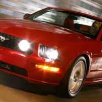 : Ford Mustang спереди