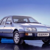 : Ford Sierra спереди сбоку