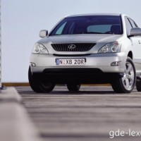 : Lexus RX300  спереди