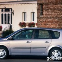 : Renault Grand Scenic сбоку