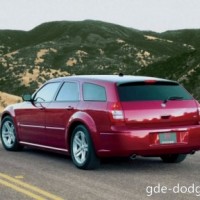 : Фото Dodge Magnum сзади