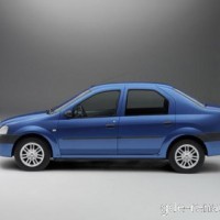 : Renault Logan сбоку