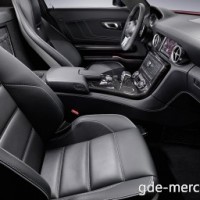 : Mercedes-Benz SLS AMG передние сиденья