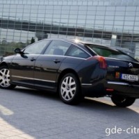 : Citroen C6 сзади, сбоку