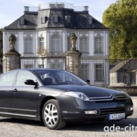 : Citroen C6 спереди, сбоку