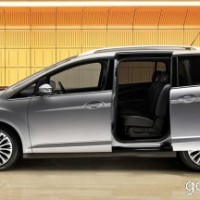 : Ford Grand C-MAX сбоку