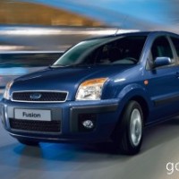 : Ford Fusion спереди