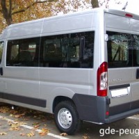 : Peugeot Boxer Combi сзади, сбоку