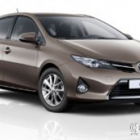: Toyota Auris new спереди
