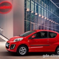 : Citroen C1 вид сбоку