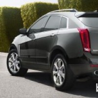 : Cadillac SRX 2013  сзади-сбоку