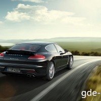 : Porsche Panamera Turbo сзади