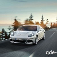 : Porsche Panamera 4 спереди