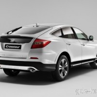 : Honda Crosstour сзади