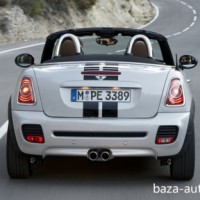 : фото MINI John Cooper Works roadster сзади