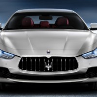 : фото Maserati Ghibli Diesel спереди