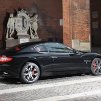 : фото Maserati GranTurismo сбоку