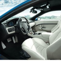 : Maserati GranTurismo Sport   руль, передние сиденья