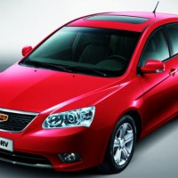 : Geely Emgrand ЕС7 хэтчбек вид спереди, сбоку