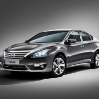 : Nissan Teana спереди