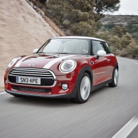 : MINI Cooper вид спереди