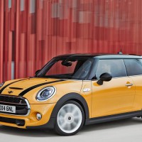 : MINI Cooper S вид спереди, сбоку