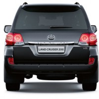 Toyota Land Cruiser 200: сзади