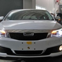 Qoros 3 Hatch: спереди