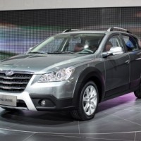 Dongfeng H30 cross: спереди слева