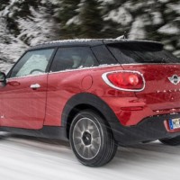 MINI Cooper S ALL4 paceman: сзади слева