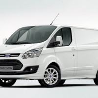 Ford Transit Custom: спереди слева