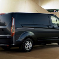 Ford Transit Custom: сзади справа