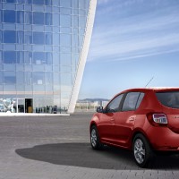 Renault Sandero: слева сзади