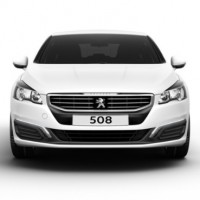 Peugeot 508: спереди