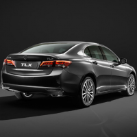 Acura TLX: справа сзади