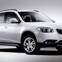 Brilliance V5: спереди справа