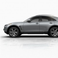 Infiniti QX70: слева сбоку