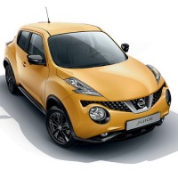 Nissan Juke: спереди справа