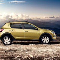 Renault Sandero Stepway: справа сбоку