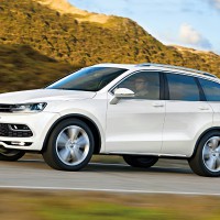 Volkswagen Tiguan: слева сбоку