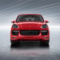 Porsche Cayenne GTS: спереди