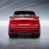 Porsche Cayenne GTS: сзади