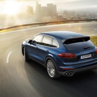 Porsche Cayenne S Diesel: сзади слева