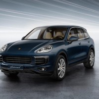 Porsche Cayenne S Diesel: спереди слева