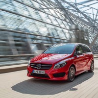 Mercedes B-klasse: слева спереди