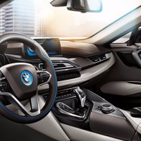 BMW i8: салон спереди