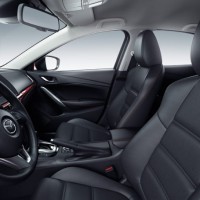 Mazda6: салон спереди слева сбоку