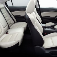 Mazda6: салон справа сбоку