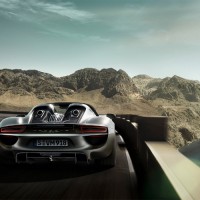 Porsche 918 Spyder: сзади