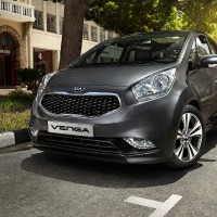 KIA Venga: слева спереди